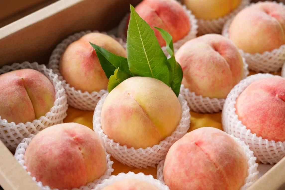 Fresh Yangshan Honey Peach Juice Fresh Yangshan Honey Peach Juice